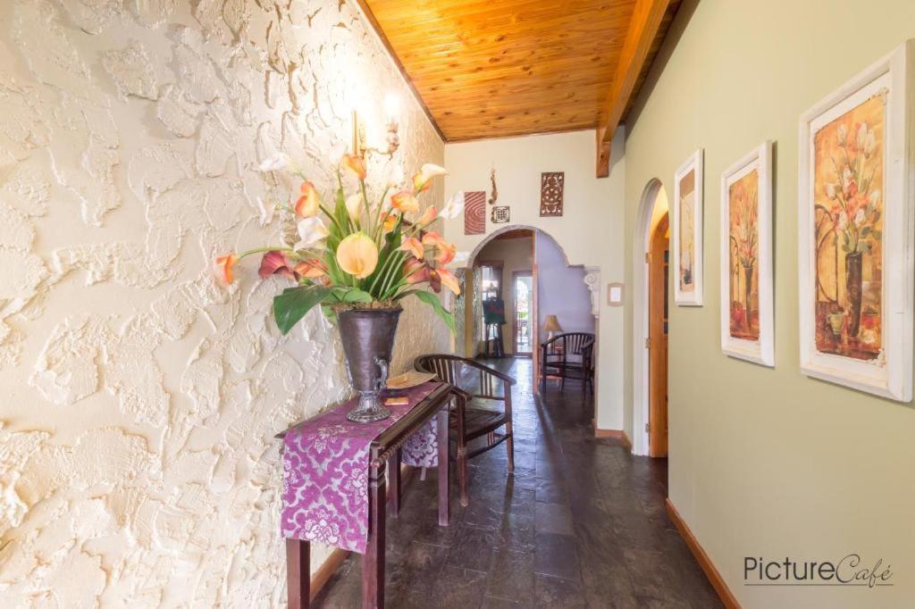 Just Tiffany & Conference Facility Guest house *